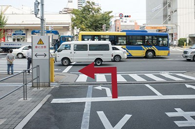 お車でお越しの方