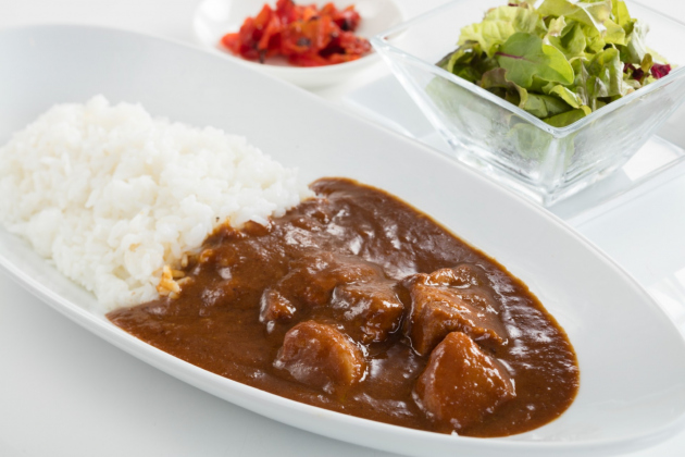 松阪牛カレー（サラダ付）