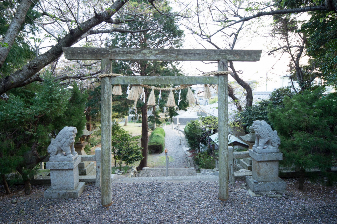 海士潜女神社