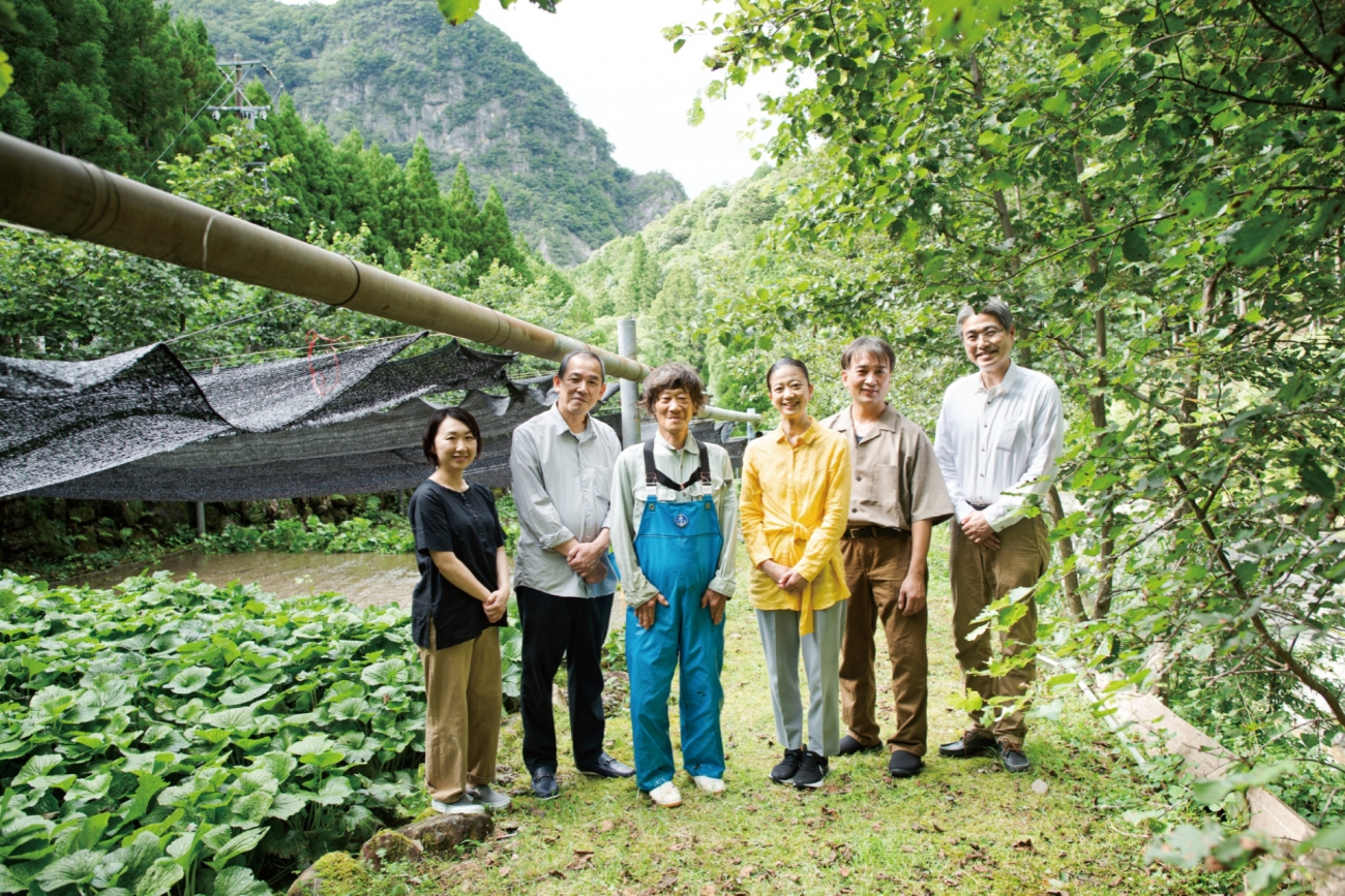 左から細川ソムリエール、塚原和食総料理長、西さん、樋口総料理長、栗野料理長、杉原シェフソムリエ