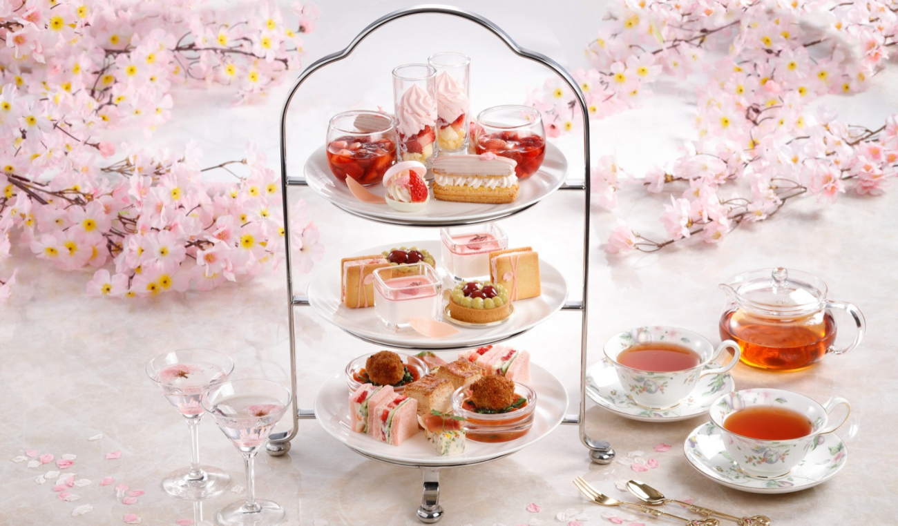 桜×いちごアフタヌーンティー