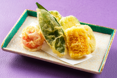 日本料理つのくに：野菜天ぷら盛り合わせの料理イメージ