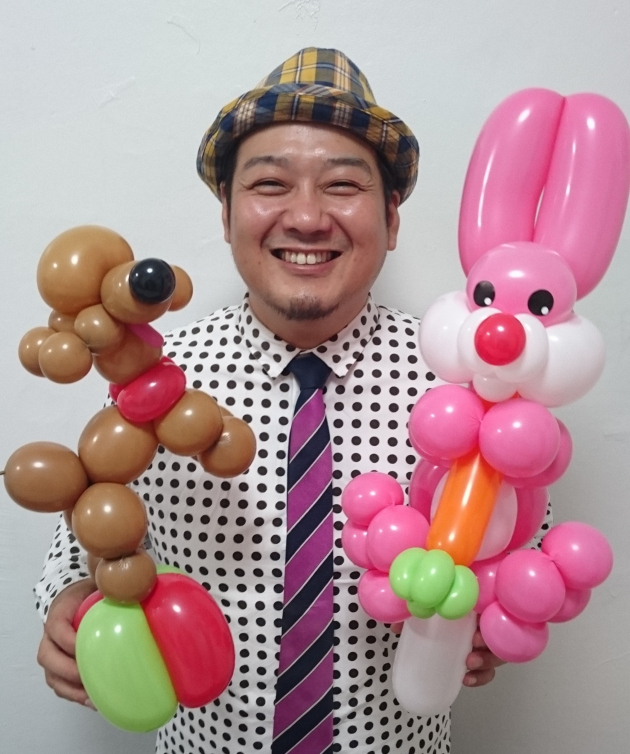 画像：COOKA 「SUMMER FAMILY BUFFET」ランチタイムに開催するバルーンイベントのパフォーマー 風船職人池田くん