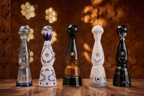 画像：CLASE AZUL