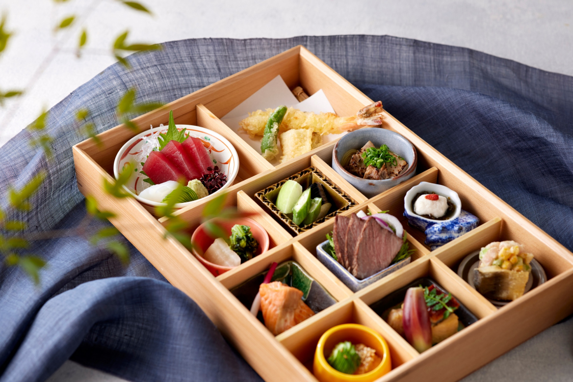 お昼席