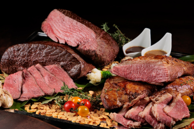 2種類のローストビーフ食べ比べ（プライムビーフ、オーストラリア産 牛もも肉）