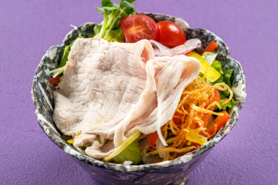 日本料理つのくに：豚しゃぶと5品目の野菜サラダの料理イメージ