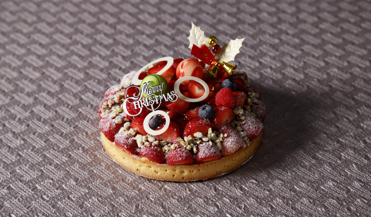 画像：あまおうをふんだんに使用した華やかなタルト「タルト フレーズ」