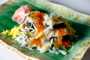 定番メニュー：こぼれ巻き寿司