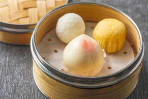中国料理 四川：中華バル　 桃饅頭、ココナッツ団子、蒸しカステラのイメージ