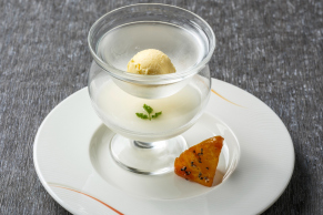 中国料理 四川：中華バル　杏仁豆腐、バニラアイス、さつまいも飴煮のイメージ