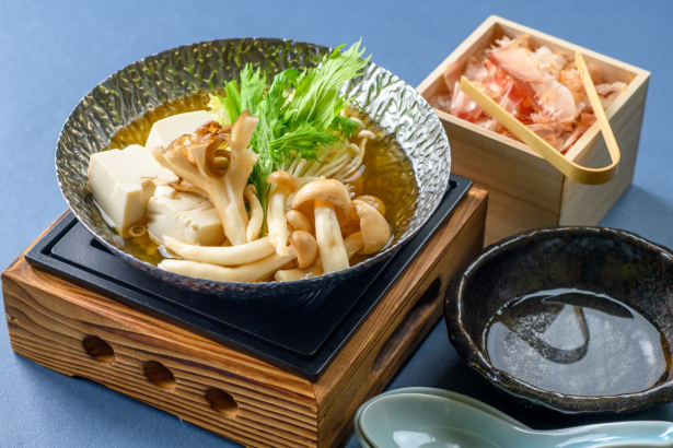 日本料理つのくに：花かつお入りの出汁豆腐の料理イメージ