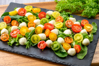 チェリーモッツァレラチーズのカプレーゼ｜オーダー＆ハーフブッフェイメージ