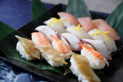 画像：COOKA「Oceans Festa～海の幸ブッフェ～」で提供する「にぎり寿司 5種」（ディナー）」