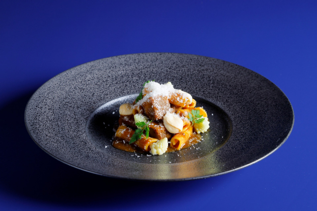 ZK欧風料理 2月「黒毛和牛の赤ワイン煮込みのマッケローニ 燻製モッツァレッラ」