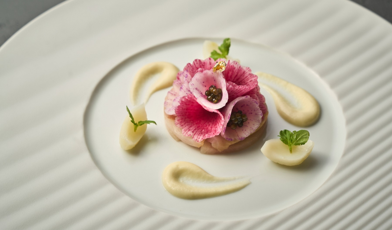 鰤のフュメと大根のマリネ
