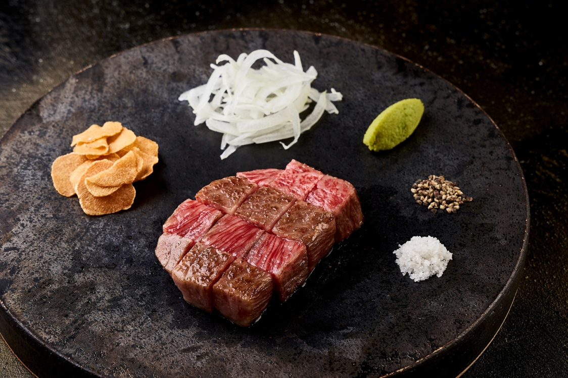 鉄板焼きステーキ