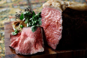 定番メニュー：国産牛ローストビーフ