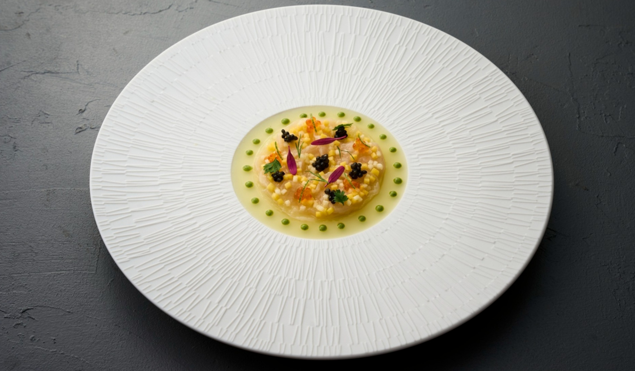 ホタテのマリネ　キャビア　リンゴ　マンゴー