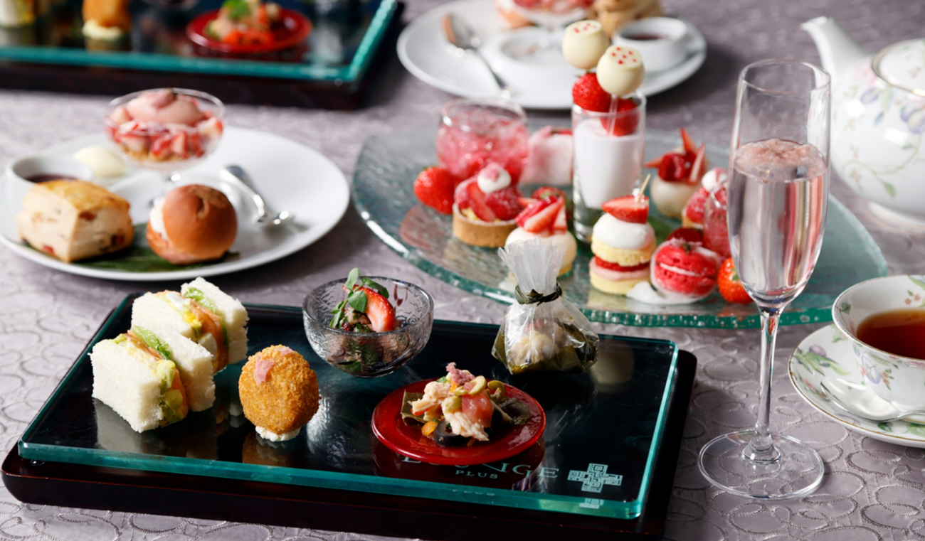 画像：桜といちごのアフタヌーンティー