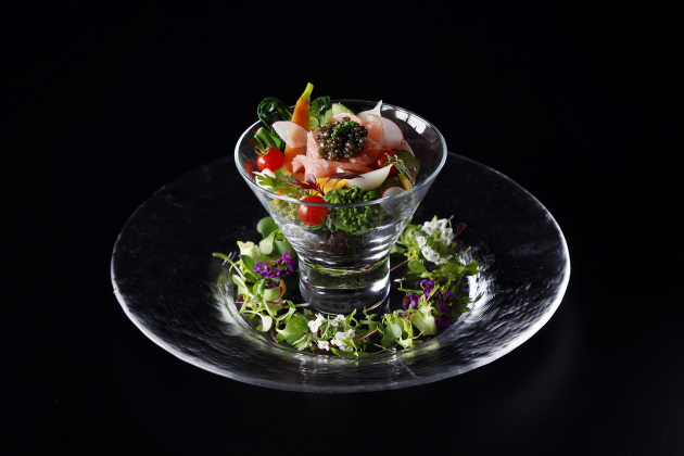 画像：ZK欧風料理 3月「本鮪のフィオーレ キャビア添え 小さな菜園」