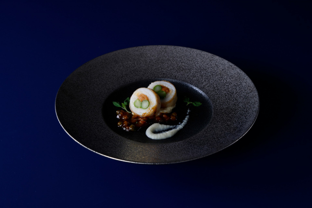 ZK欧風料理4月「舌平目とグリーンアスパラガスの雲丹包み焼き」