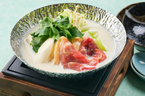 日本料理つのくに：播州百日どりのコラーゲン豆乳鍋の料理イメージ