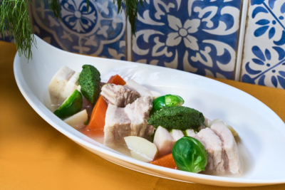 京都産もち豚バラ⾁のボッリート サルサヴェルデ添え