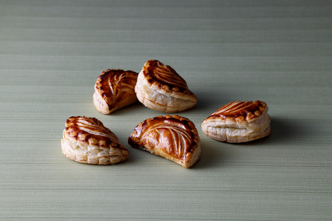 圖片： M-Boutique“Chausson aux Cerises Pistaches”