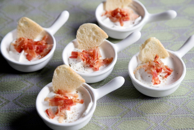 画像：ミートフェスティバル2026「チーズムースとカリカリベーコン」（ランチ限定）