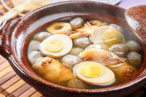 ビアガーデン：たまごと玉コンニャクの煮物の料理イメージ