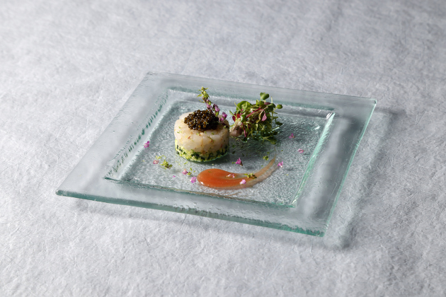 ZK欧風料理 6月「カワハギと茗荷のタルタル キャビア添え 穂紫蘇の香り」