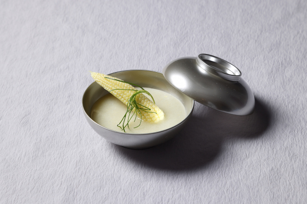 ZK日本料理 5月「（椀）ホワイトアスパラガスすり流し」