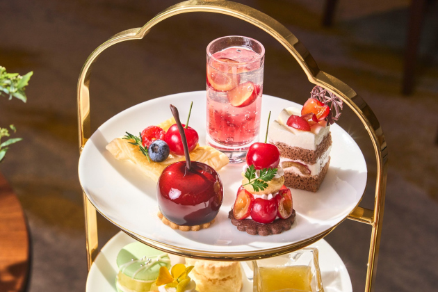 クラウンメロンと佐藤錦のアフタヌーンティー上段