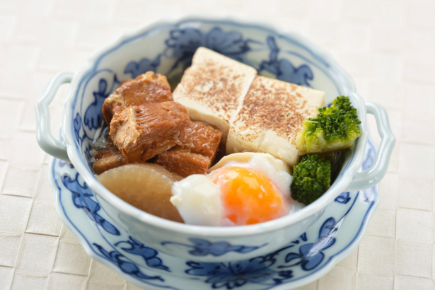 日本料理つのくに：牛肉しぐれ煮と豆腐の料理イメージ