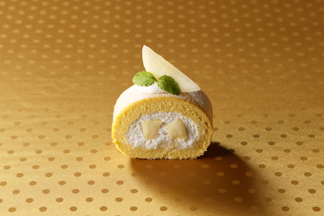 画像：M-Boutique「桃のロールケーキ」