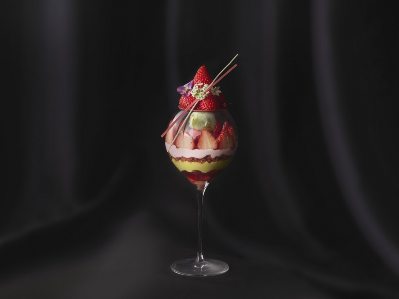 夏苺の涼感パフェ