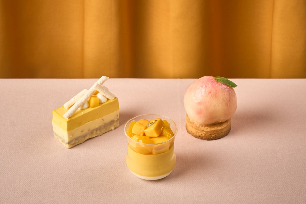 桃とマンゴーのケーキ
