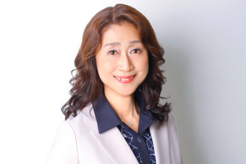 Curator at Abeno Harukas Art Museum