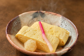 日本料理つのくに：出汁巻き玉子の料理イメージ