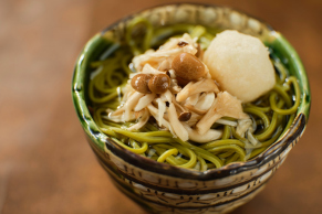 日本料理つのくに：きのこおろしそばの料理イメージ