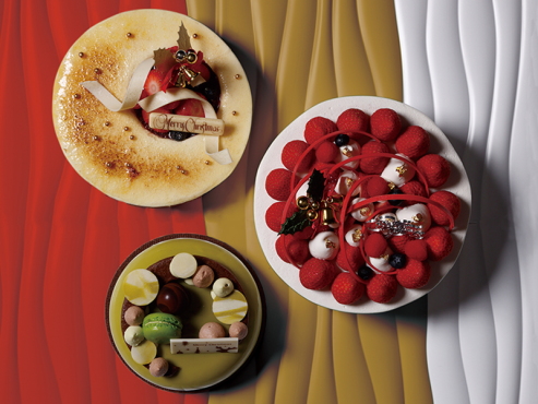 Image: Three types of Christmas cakes. 'Amaou' strawberry shortcake, pistachio and 'Rendaiji persimmon' mousse cake, and cheese chiboust tart.